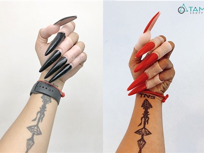 Móng tay nhọn hóa trang đen đỏ